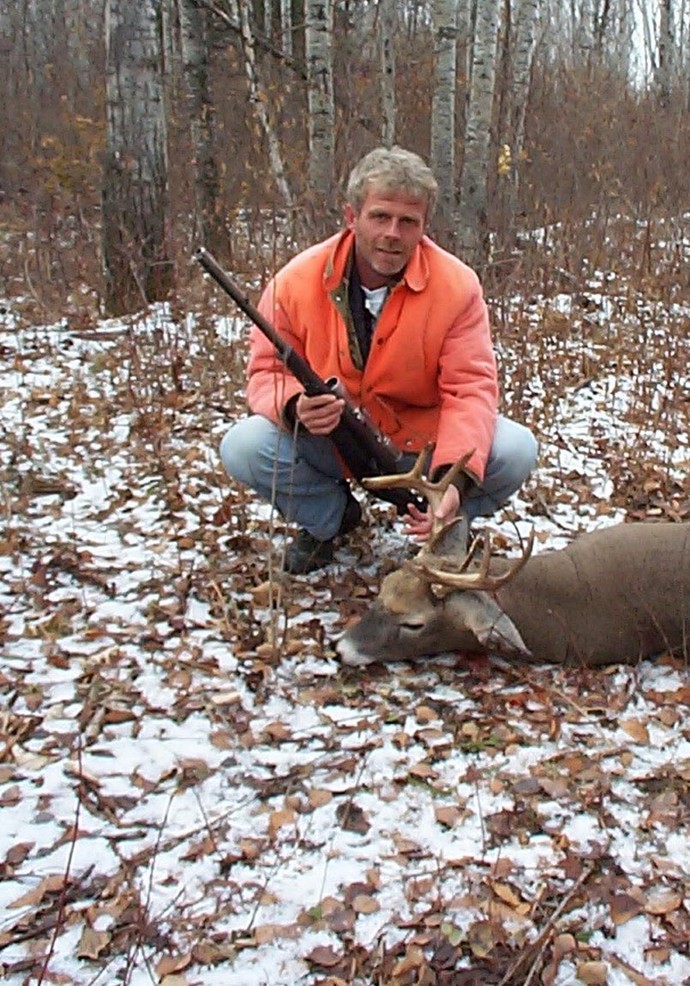 Archives of whitetail deer Photo