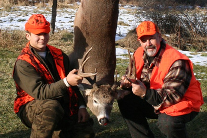 Archives of whitetail deer Photo